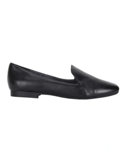 Castle Black Glove Flat Shoes
