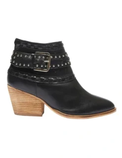 Bossy Black Glove Boots