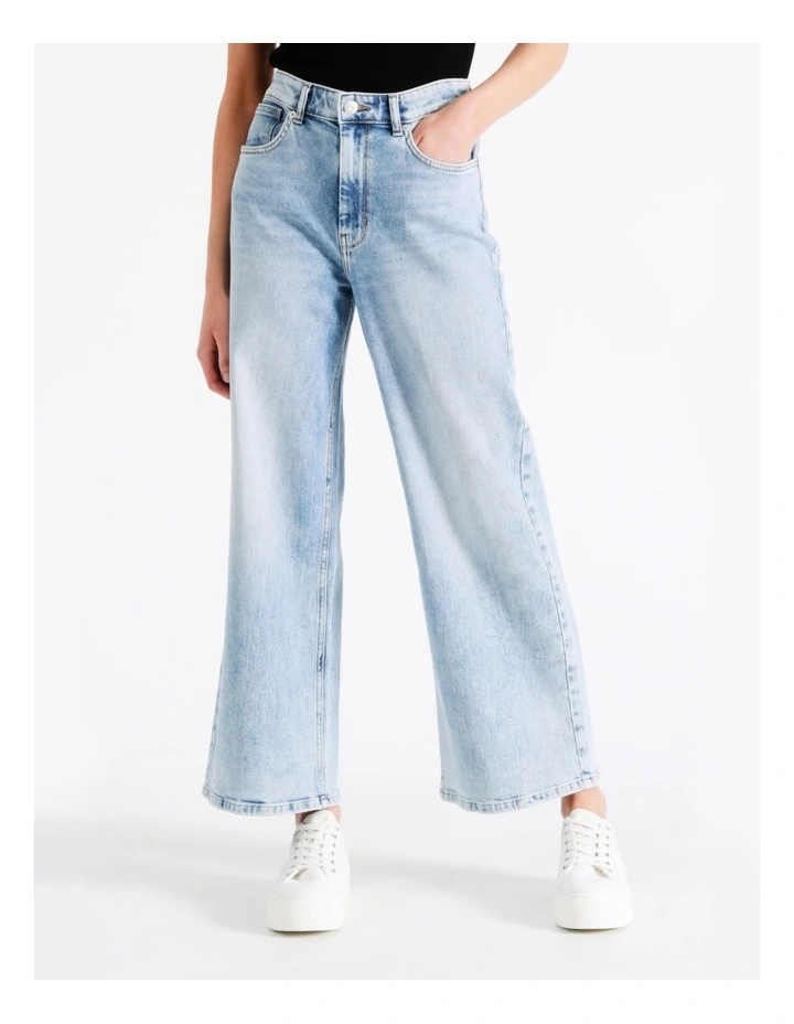 ONLY Madison Life High Waisted Wide Crop Jeans In Light Blue Denim 5 ONLY Madison Life High Waisted Wide Crop Jeans In Light Blue Denim - Image 3