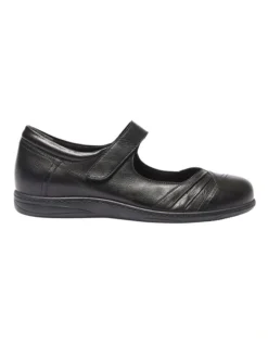 Larissa Flat Shoes In Black Glove