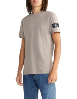 Calvin Klein Jeans Badge Waffle Blocking Tee In Perfect Taupe