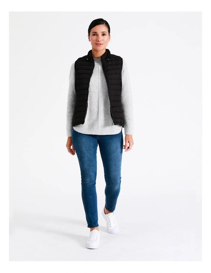 Regatta Recycled Polyester Straight Quilted Vest With Removable Hood In Black 5 Regatta Recycled Polyester Straight Quilted Vest With Removable Hood In Black - Image 3