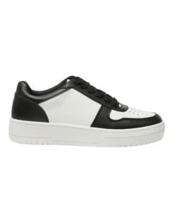 Fraser Smooth Sneakers In White/Black