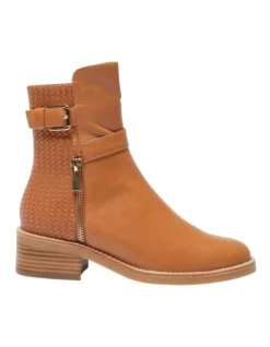 Cape Boots In Tan Leather