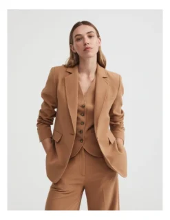 Classic Single-breasted Blazer In Camel