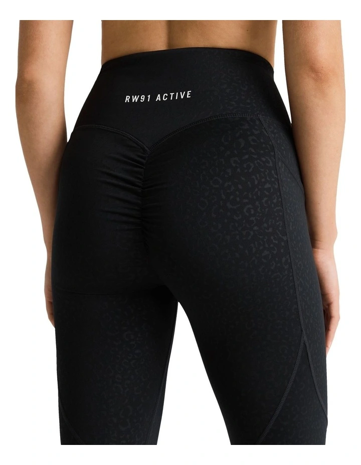 Pocket Scrunch Bum Ankle Grazer Tights In Black 5 Pocket Scrunch Bum Ankle Grazer Tights In Black - Image 3