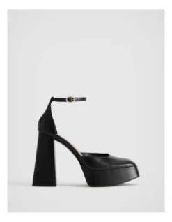 Leather Platform Heel In Black